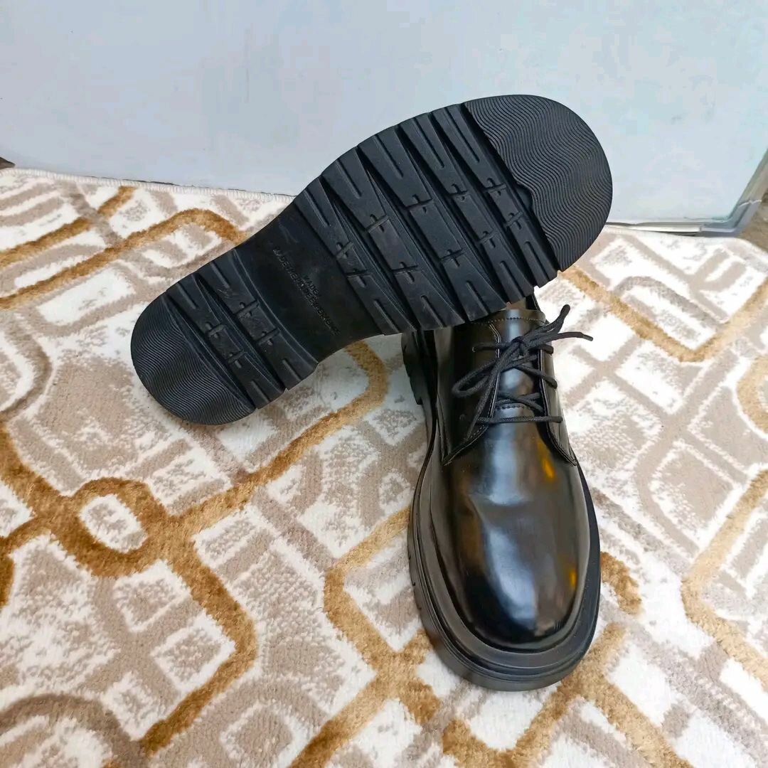 Chaussures en cuir élégantes homme