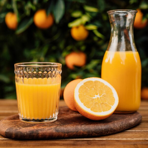 Jus d'orange frais naturel