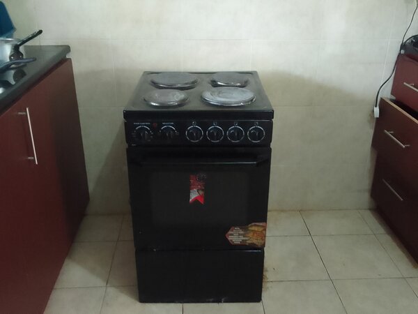 Pre Owned Four Plate Stove