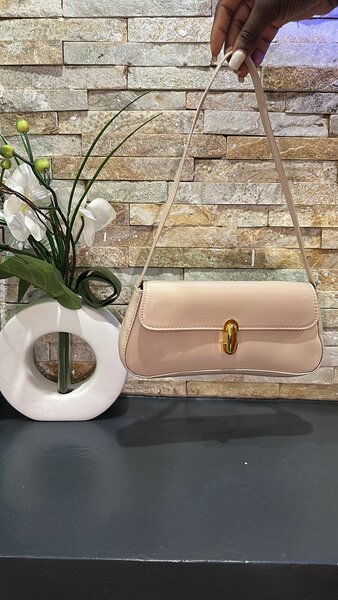 Sac à main chic beige