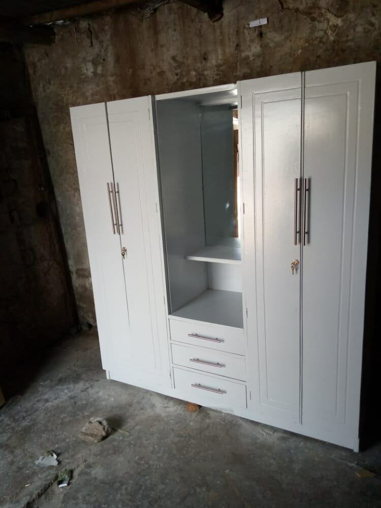 Wardrobe and kitchen units