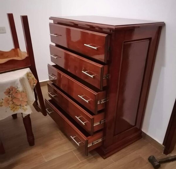 Commode en bois 5 tiroirs