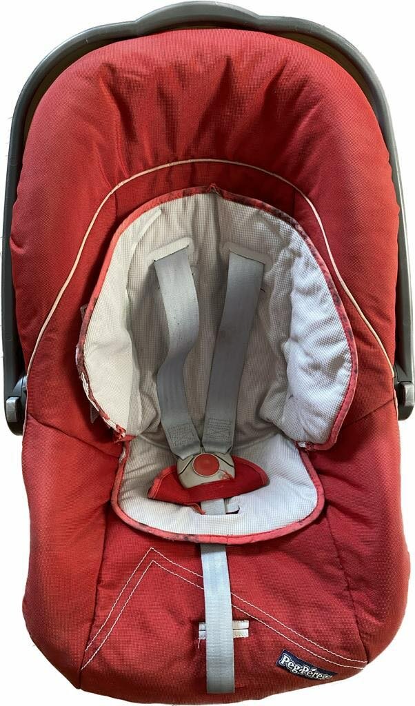 Siège auto rouge