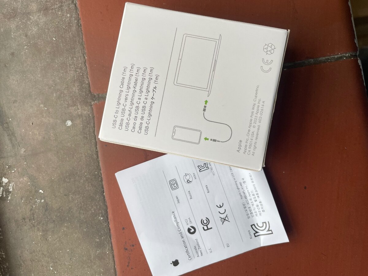 iPhone type c , lightning cable