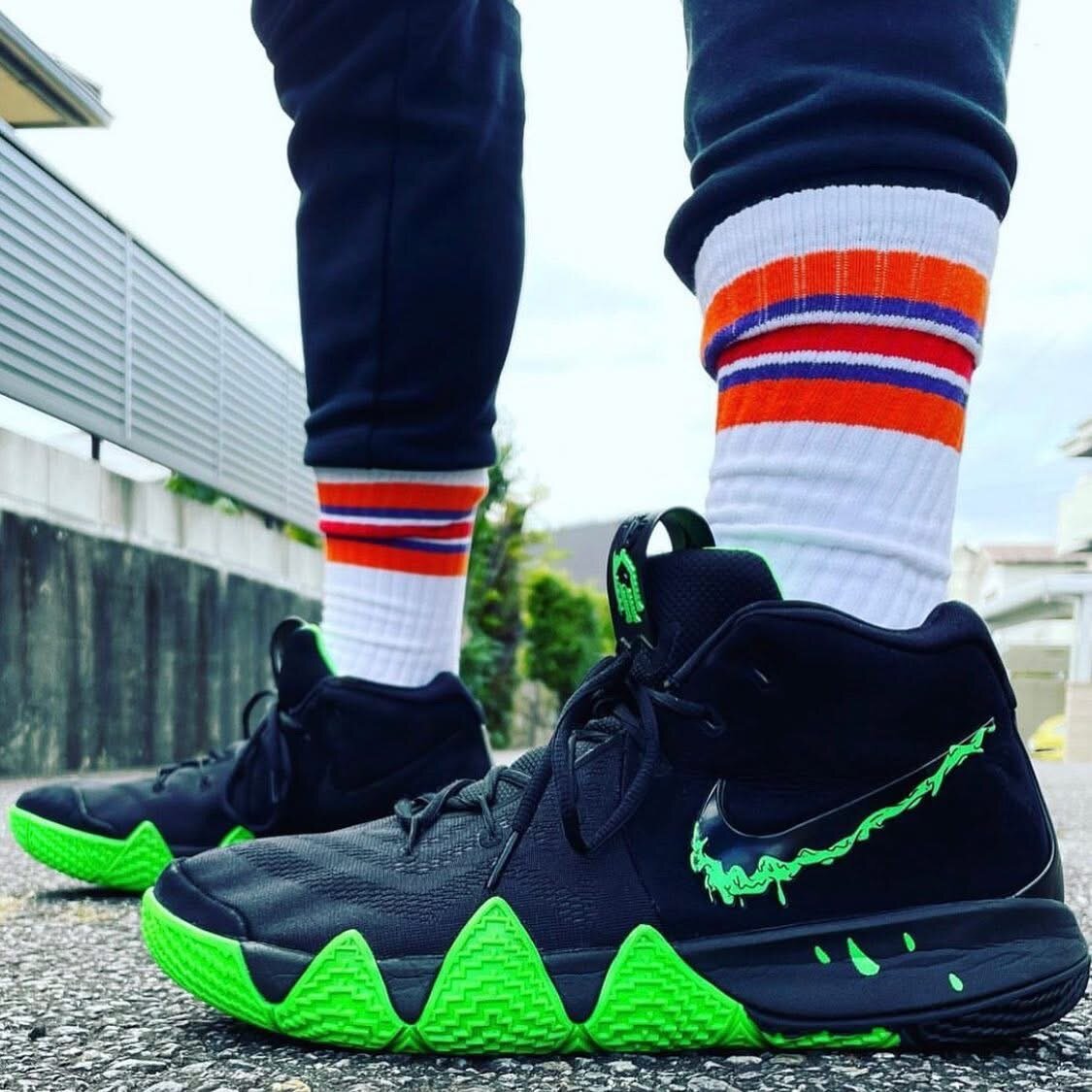 NIKE KYRIE 4 EP HALLOWEEN