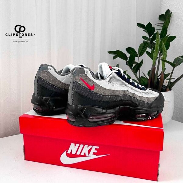 NIKE 95s