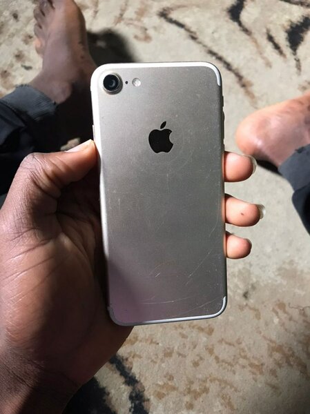 iPhone 7 argent usagé