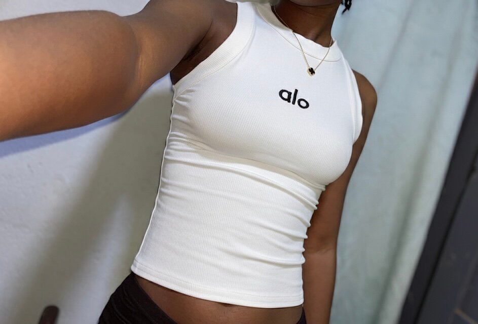 Top sportif élégant Alo