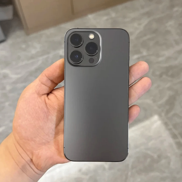 Smartphone moderne triple caméra