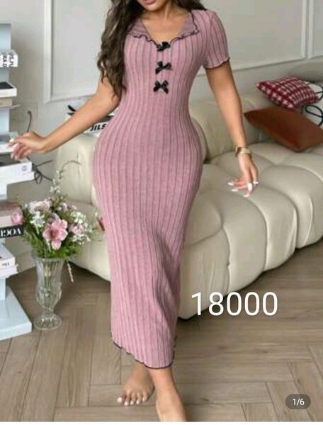 Robe longue à manches courtes