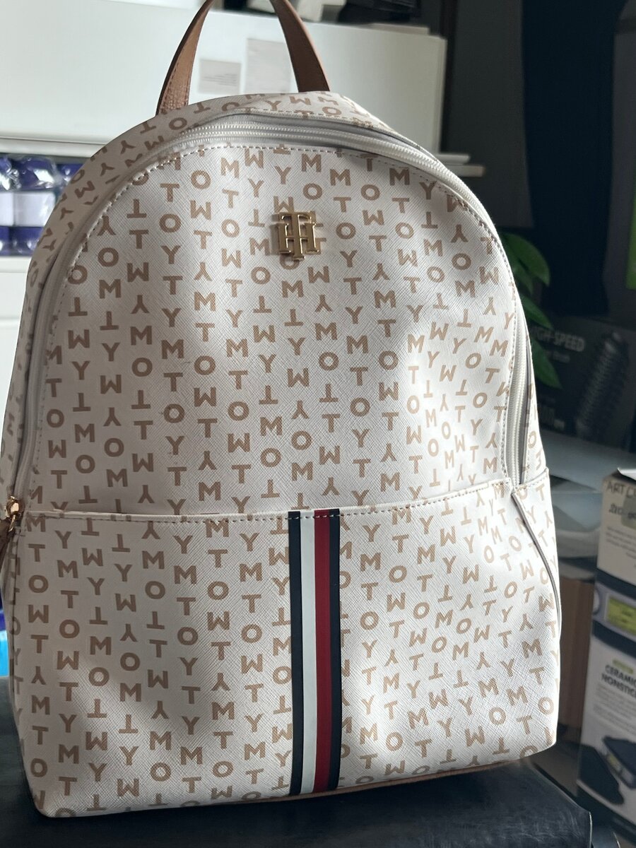Sac à dos élégant monogramme