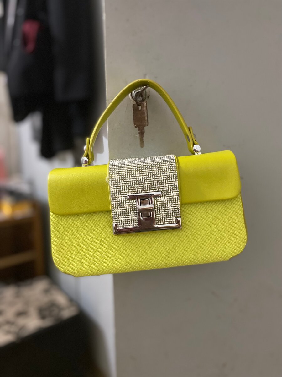 Sac à main vert jaune élégant