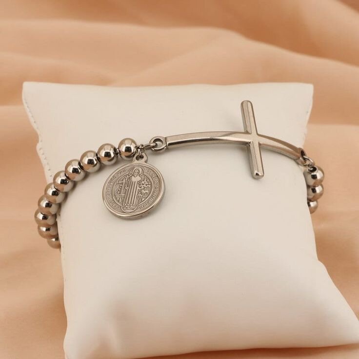 Bracelet croix et médaille de saint Benoît