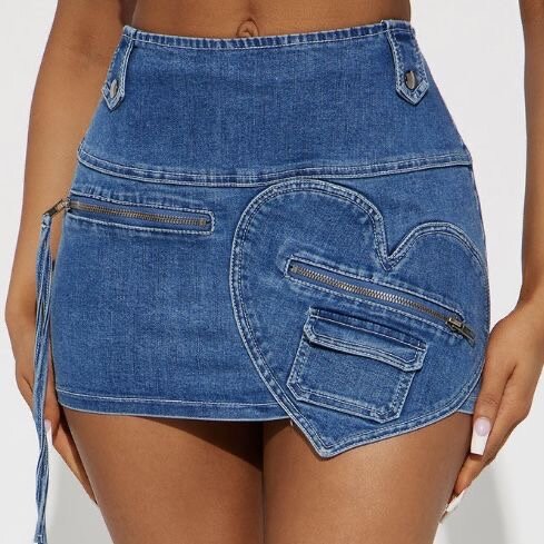Mini jupe en jean déchiré