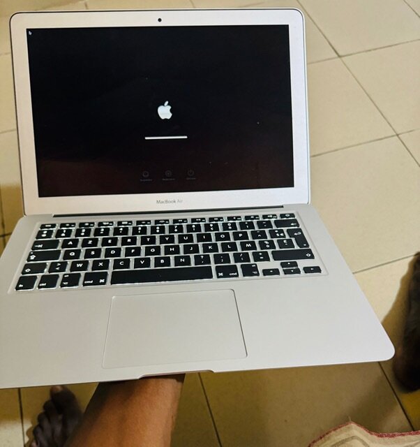 MacBook pro 2015 8gb/256gb