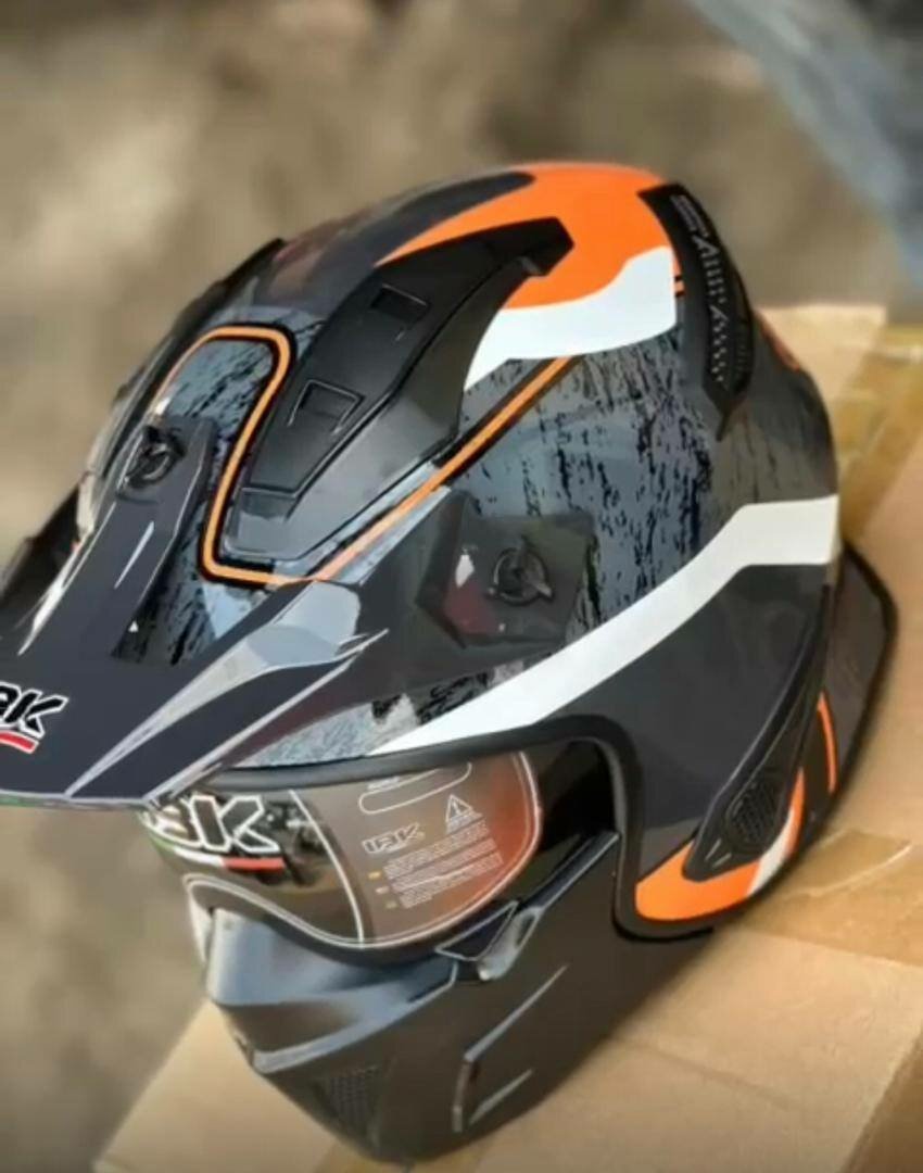 Casque de moto intégral