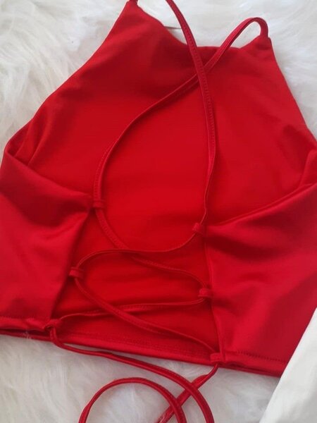 Top dos nu élégant pour femme