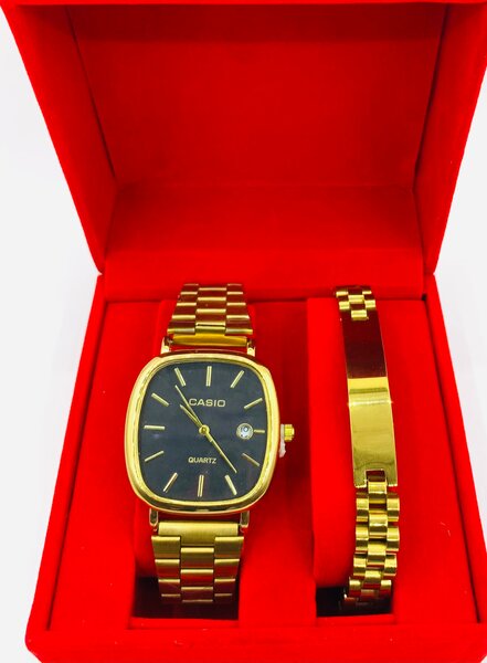 Montre femme Casio en or avec bracelet