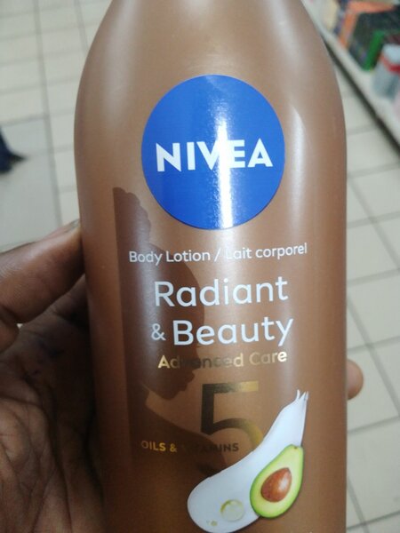 Lait corporel NIVEA Radiant