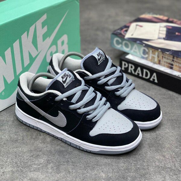 NIKE SB BLACK