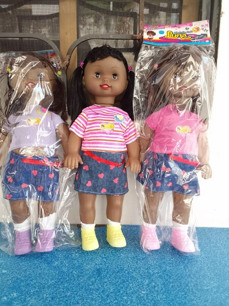 Jolie Poupée à Habiller