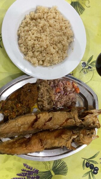 Plat de poisson frit délicieux