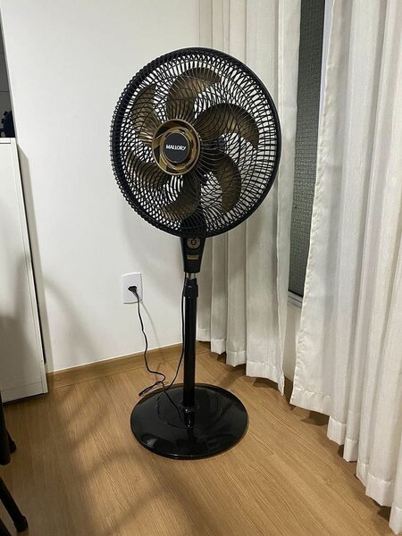 Standing fan