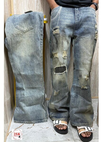 Jeans homme déchirés et délavés