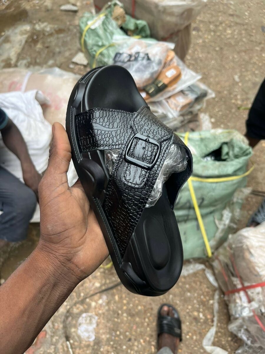 Sandales noires pour hommes