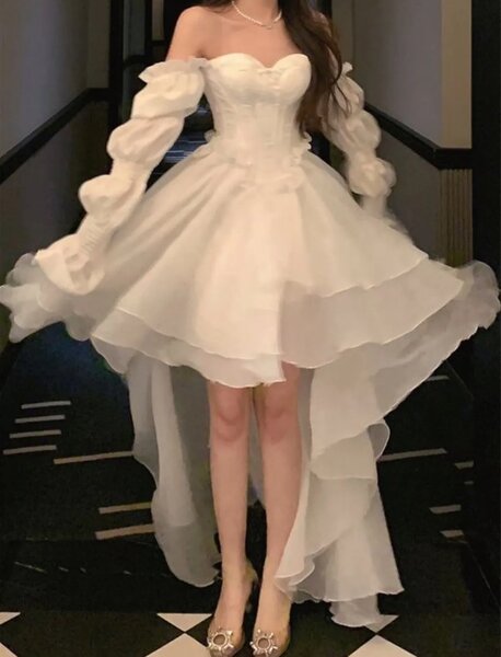 Белое платье