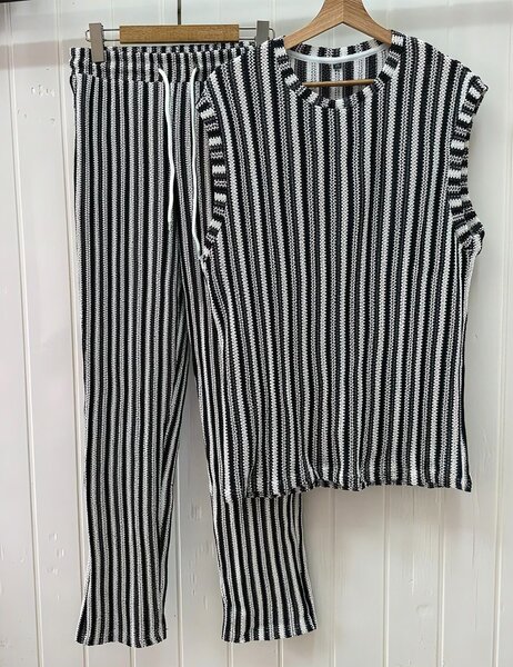 Ensemble rayé noir et blanc