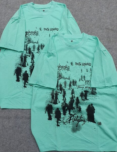 T-shirt graphique vert pour hommes