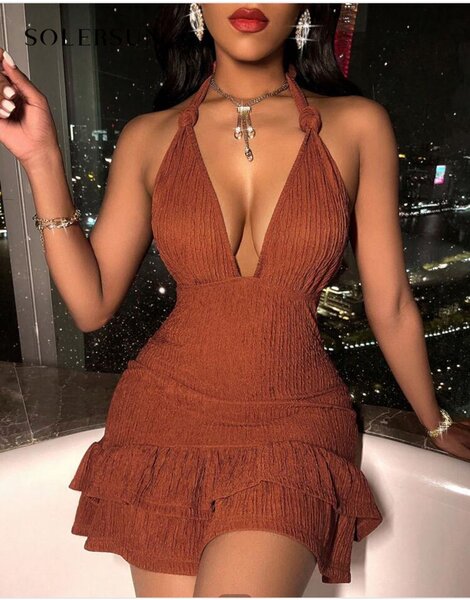 Robe moulante dos nu