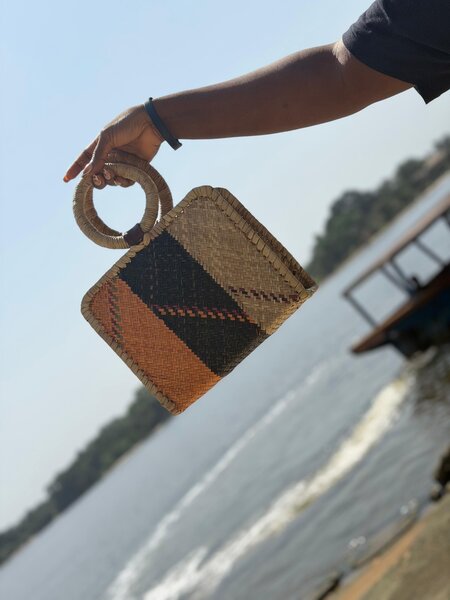 Sac en raphia artisanal chic