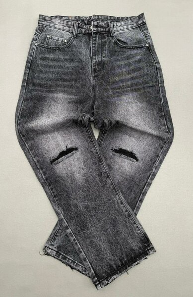 Jeans déchirés tendance