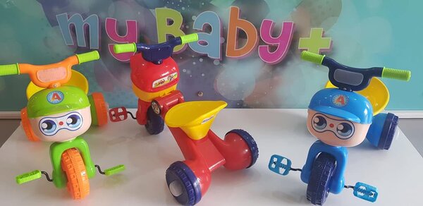 Tricycle enfant coloré