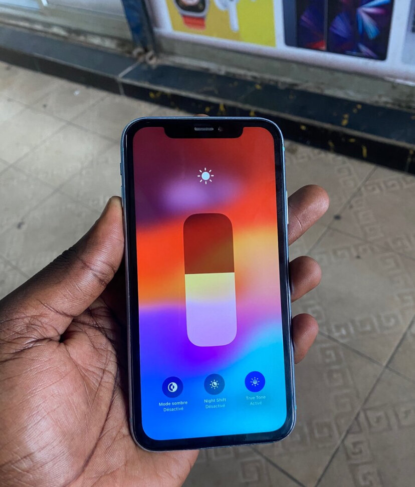 iPhone XR Bleu 64 Go