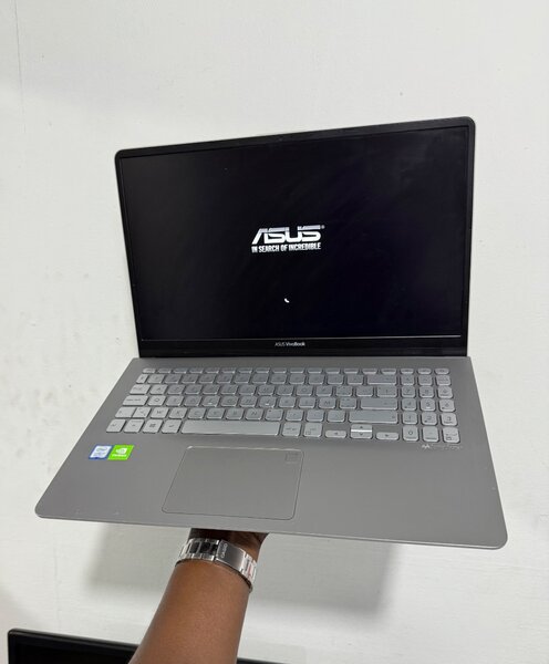 ASUS VivoBook X530 CORE i7 8th
