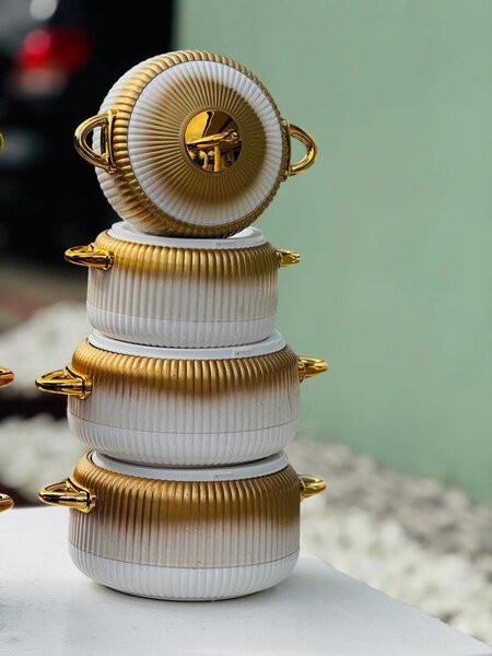 Ensemble de casseroles