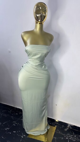 Robe Longue Épaules Dénudées