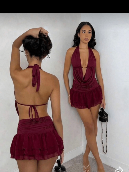 Robe courte rouge bordeaux pour femmes