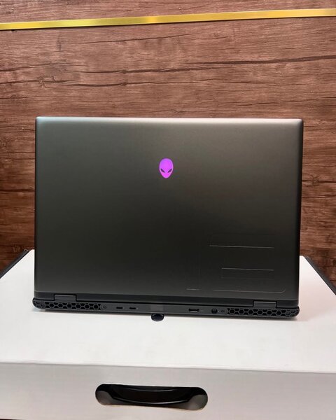Alienware M16 R2 gaming laptop