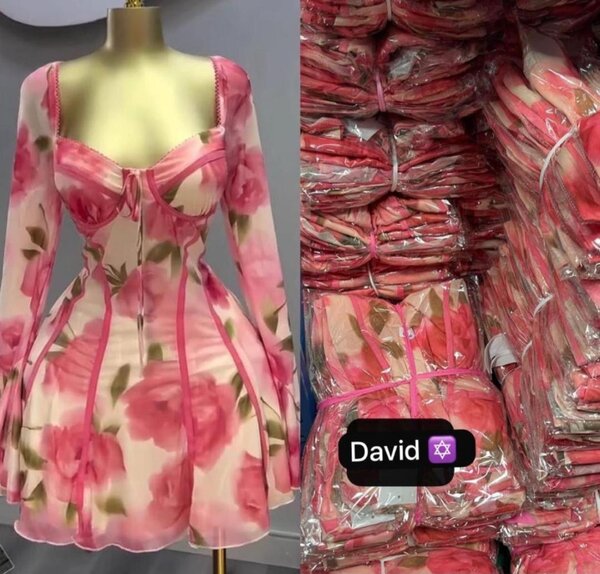 Robe florale rose élégante