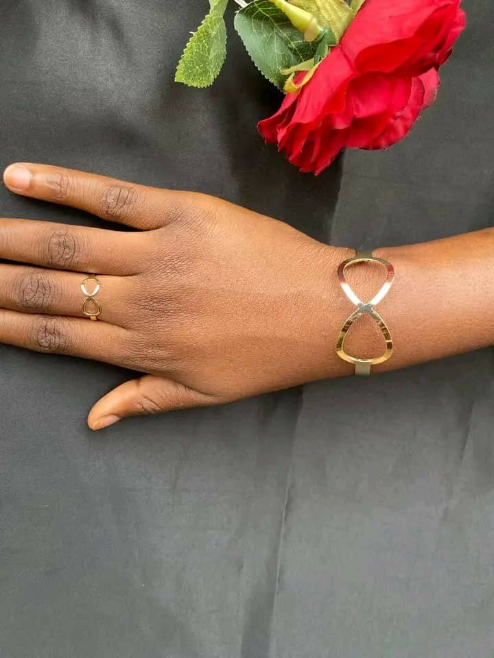 Bracelet et Bague en Or Élégants