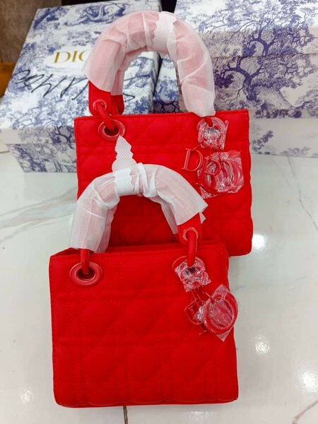 Sac à main rouge élégant