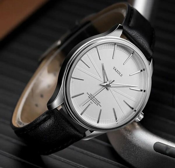 Montre ⌚️ Mix ( homme et dame )  avec bracelet en cuir disponible dans votre boutique