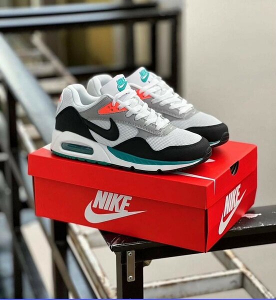 Nike Air Max 90 Essential