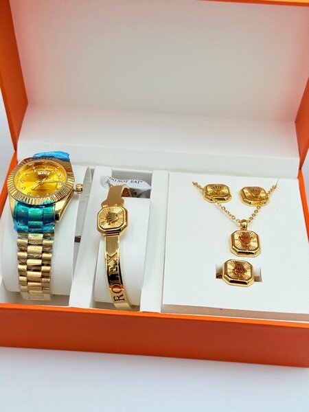 Ensemble Bijoux et Montre Doré