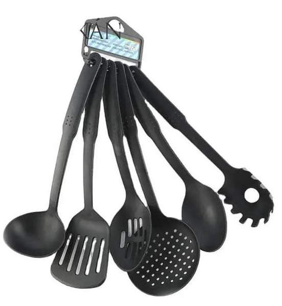 Ensemble D'ustensiles De Cuisine