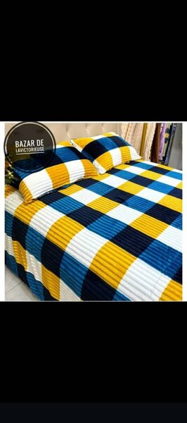 Couvre-lit à carreaux moderne